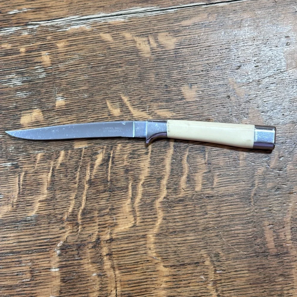Carvel Hall Vintage Style‎ Carving Knife with Cream Handle